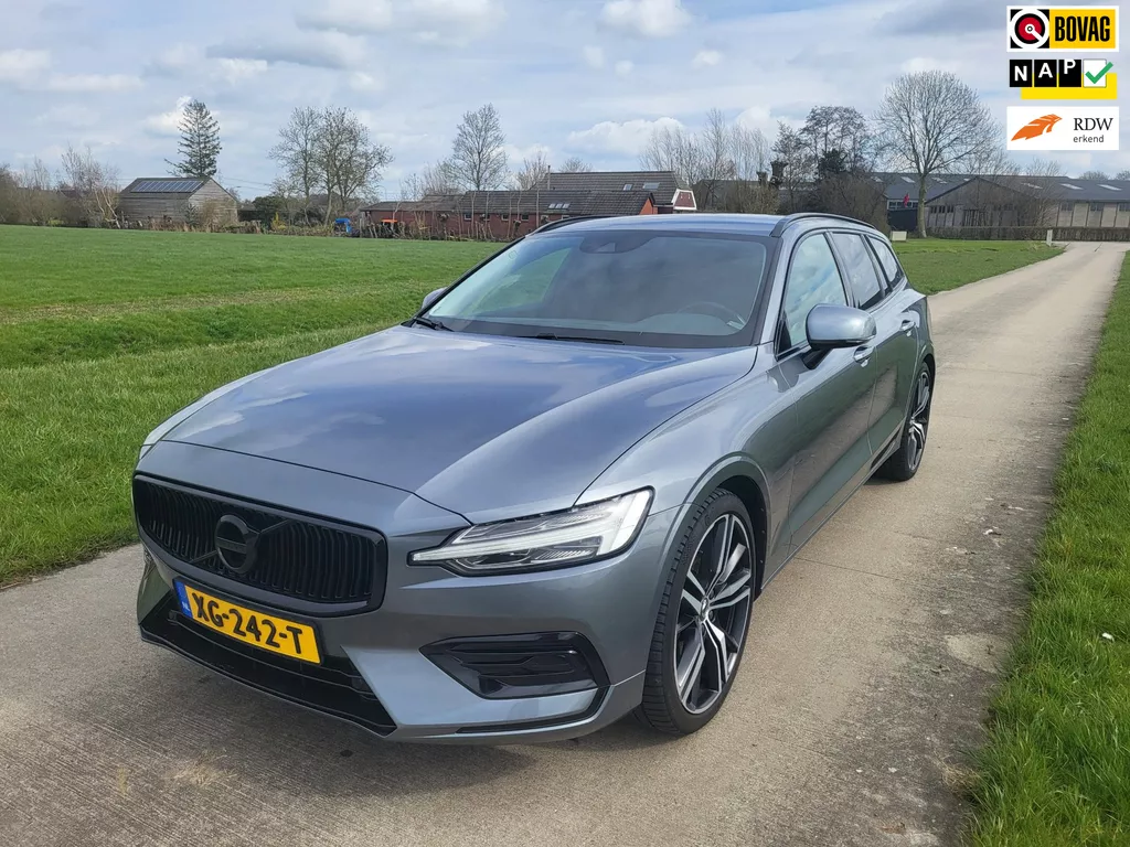 Volvo V60 2.0 T5 2019 Automaat 250PK electr trekhaak/achterklep camera